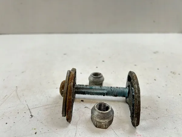 2018 Cadillac Escalade IV Boulon d'alignement de suspension avant MAM79968 image 5