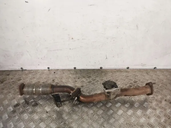 Nissan X-Trail T32 Pakoputken vaimennin OEM CZ16148613 image 2