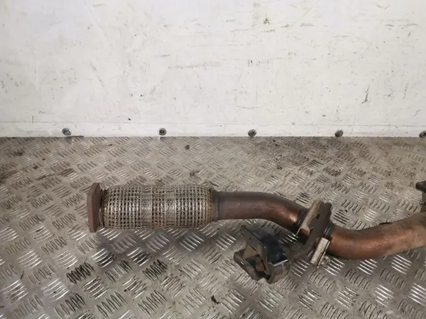Nissan X-Trail T32 Pakoputken vaimennin OEM CZ16148613 image 4