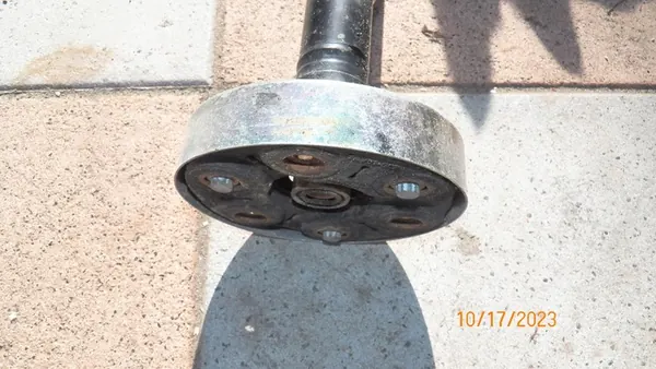 Drivaxel Audi Q3 2.0 TDI 5N0521101M image 5