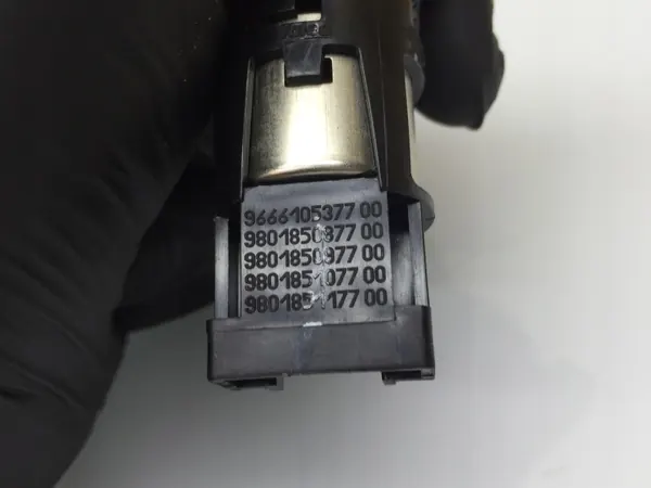 Prise allume-cigare 12V OEM 966610537700 image 4
