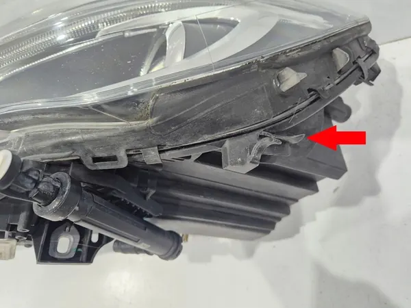 Vasen Xenon-ajovalot Mercedes CLA W117 OEM image 8