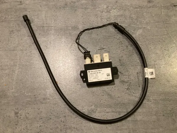 Mercedes bagagelucköppningsmodul OEM A2229050606 + sensor image 2