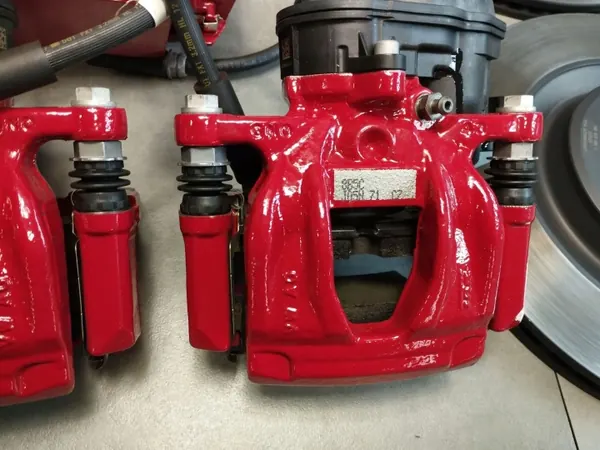 Discos & Pinças Travão Audi A5 B10 OEM 8B3615106C image 6