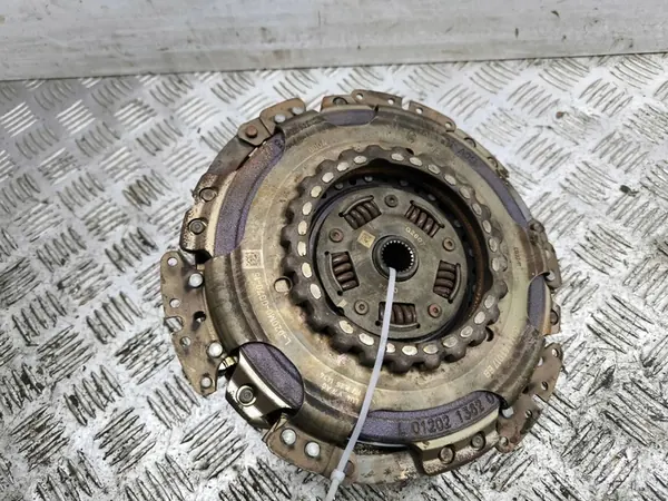 Embreagem Volkswagen Golf VIII 2022 / Kit OEM image 2