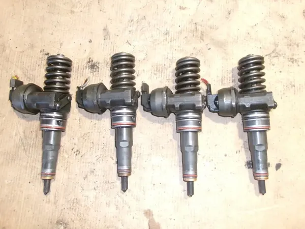 Ruitenwisserspomp OEM 038130073AJ voor VW Passat image 5