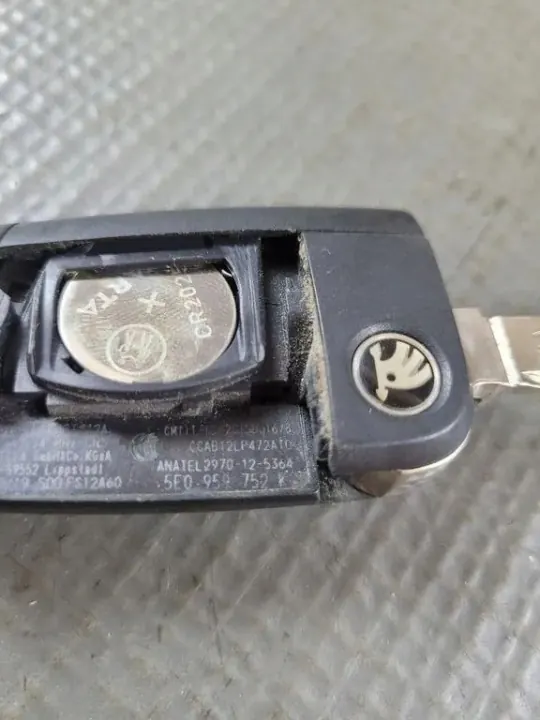 Interruptor de encendido OEM 5E0959752K Skoda Octavia III image 2