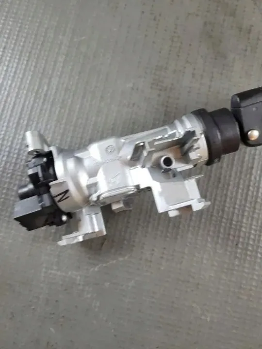 Interruptor de encendido OEM 5E0959752K Skoda Octavia III image 5