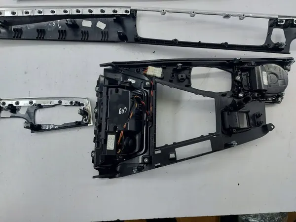BMW 5 F10 F11 2012 Sivulistat OEM 9206663 image 5