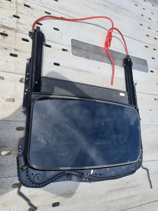 Begagnat taklucka OEM 31299225 för Volvo V50 image 2