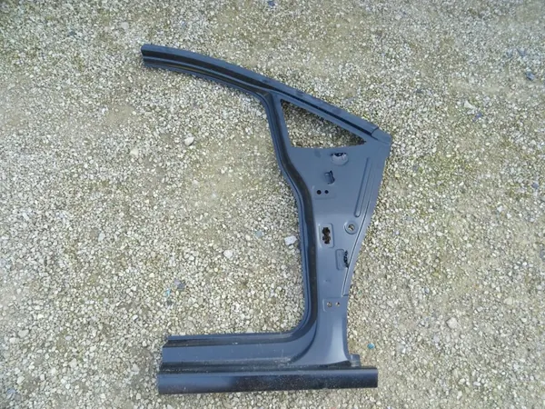VW Touran II Oikea Etupilari OEM 5TA610413 image 2