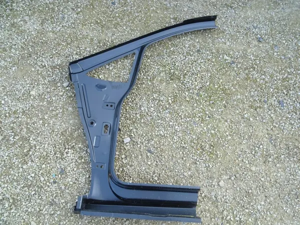 VW Touran II Oikea Etupilari OEM 5TA610413 image 4