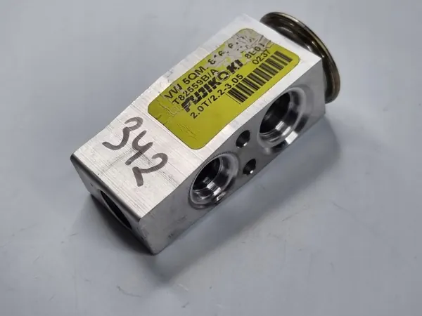 Válvula de expansão AC OEM 5QM816103A - Usado image 3