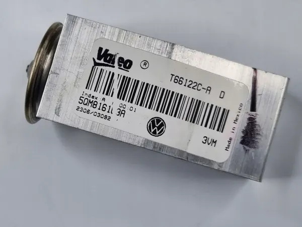 Válvula de expansão AC OEM 5QM816103A - Usado image 4