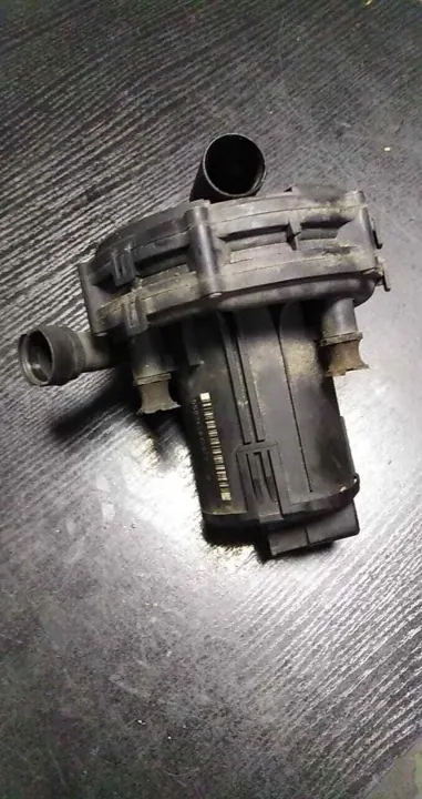 BMW Secundaire Luchtpomp OEM 1437701 voor E38 M52 2.8 image 3