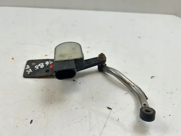 Jeep Grand Cherokee Front Air Suspension Sensor 68164093AB image 3