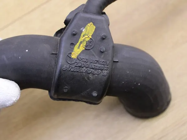 MERCEDES CL500 5.0 V8 W215 W220 Water Slang A2205010182 image 5