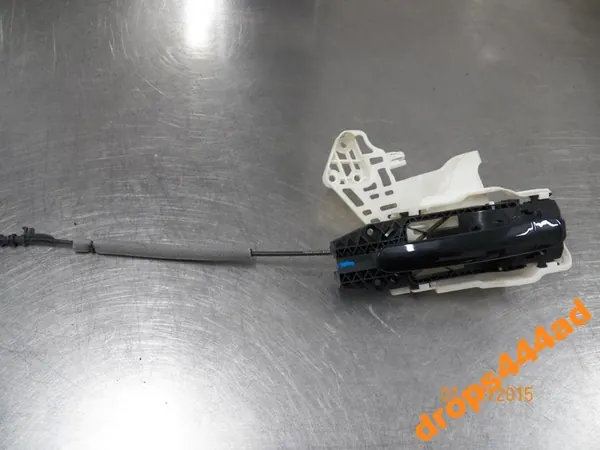 Fram Höger Dörrlås VW Tiguan 5N1837016C image 2