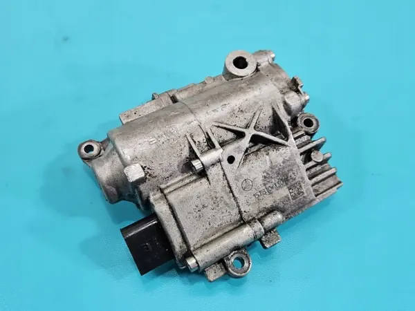 Pompe à huile OEM A2212700197 pour Mercedes W212 2.2 CDI image 4