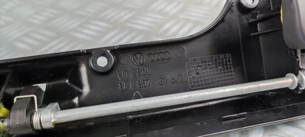 OEM 8L1857131 Handskfacks Låshandtag Passagerare Audi A3 image 3