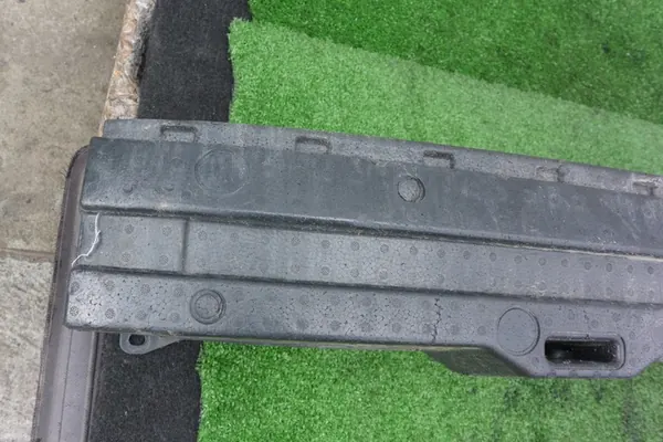 Volkswagen Passat B7 USA puskurivahvistin image 2