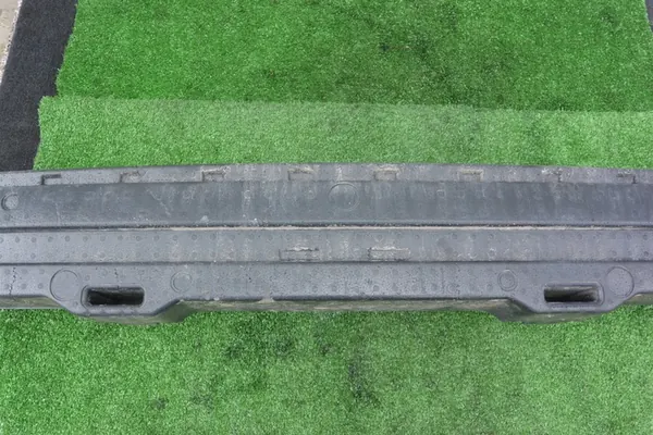 Volkswagen Passat B7 USA puskurivahvistin image 3