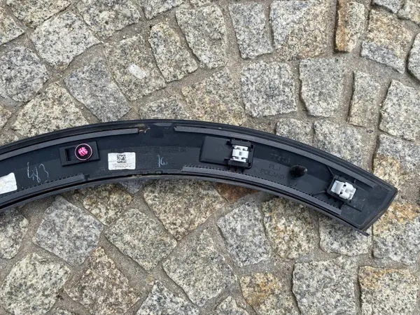 Audi Q8 4M8 Takaoikea mutasuojus OEM 4M8853818D image 6