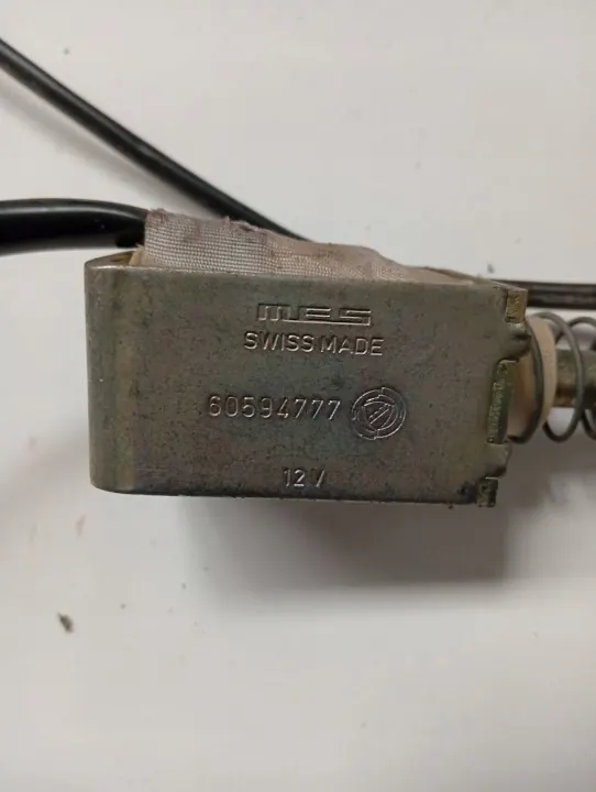 Fecho de porta-malas Alfa Romeo OEM 60594777 image 4