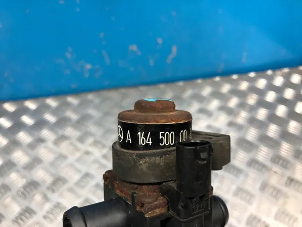 Mercedes Wasserventil OEM A1645000040 für GL X164 image 3