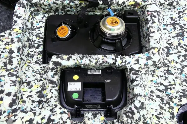 OEM 9478138 Achterplank + Harman Luidsprekers BMW 4 G22 image 10