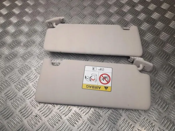 BMW i4 2024 aurinkosuoja OEM 9472131 peilillä image 4