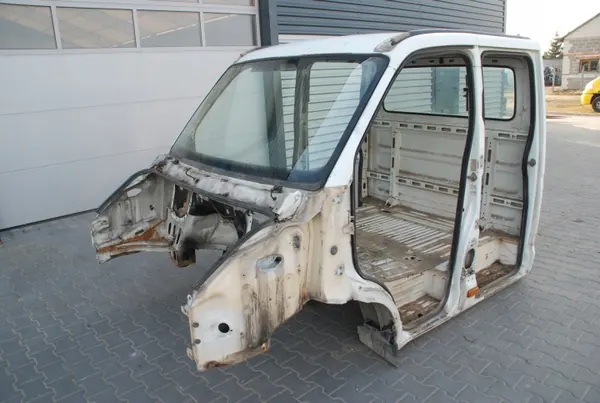 Kaksoisohjaamo Iveco OE Daily 99-06 - OEM image 2