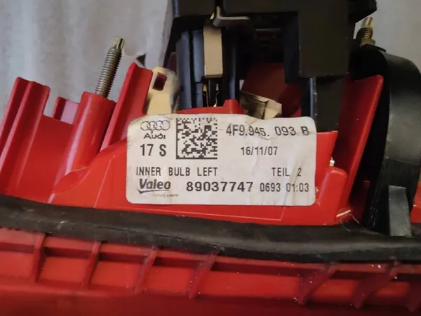 Audi A6 S6 C6 2011 Luz Trasera de Maletero image 2