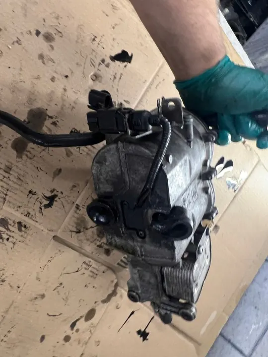 VW Kraftstofffiltergehäuse OEM 7L6127401D - Gebraucht image 3