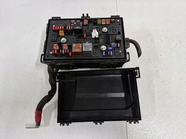 CAIXA DE FUSÍVEIS OPEL AMPERA 22785253 1110117AD image 6