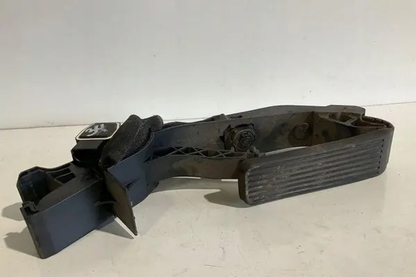 Gaspedal MERCEDES-BENZ E (W211) 2.2L Diesel image 2