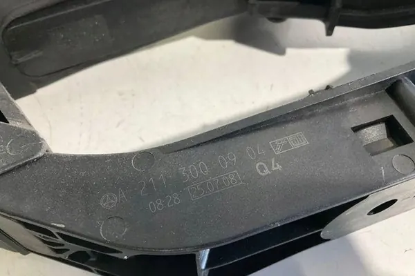 Gaspedal MERCEDES-BENZ E (W211) 2.2L Diesel image 3