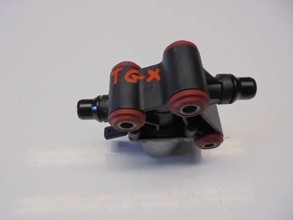 Vanne AdBlue MAN TGX TGS TGM TGL EURO 6 81154076022 image 2