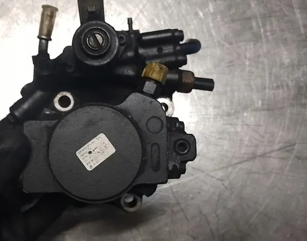 Bomba de combustible Mercedes-Benz OE A6510700301 image 2