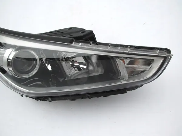 HYUNDAI i30 2017-2019 Reflector Derecho 10 PIN OE image 6