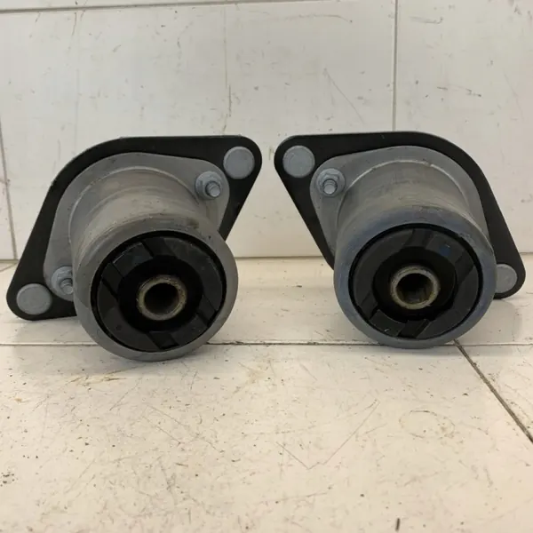 Jeu de Silentblocs de Châssis OEM 585236589658953214584 Dodge RAM image 3