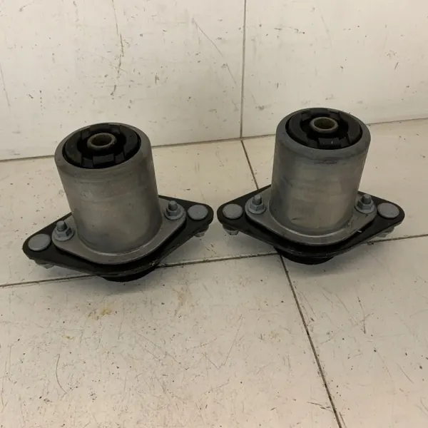 Jeu de Silentblocs de Châssis OEM 585236589658953214584 Dodge RAM image 5