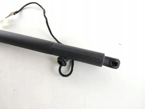 Oikea takaluukun aktuaattori OEM 7188490 BMW X6:lle image 3