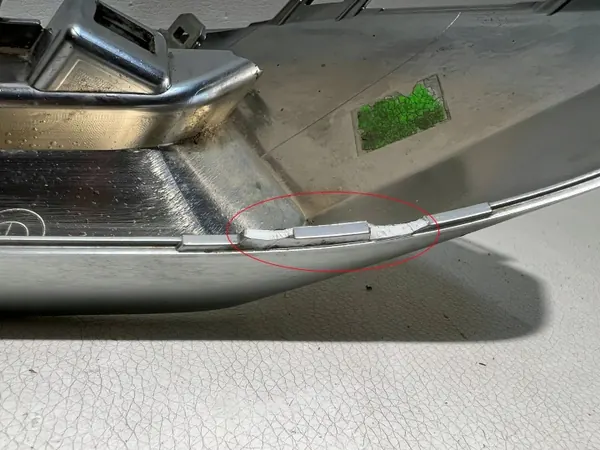 Moldagem Para-choques Traseiro Esquerdo OEM 9478377 BMW Série 2 image 3
