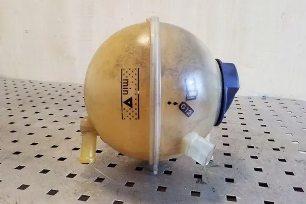 Ausgleichsbehälter VW GOLF IV VARIANT 1.9L diesel image 3