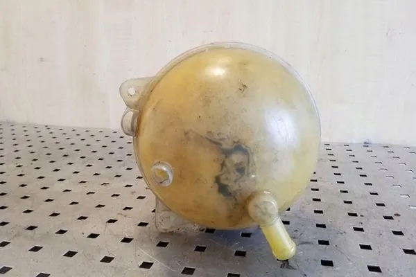 Ausgleichsbehälter VW GOLF IV VARIANT 1.9L diesel image 4