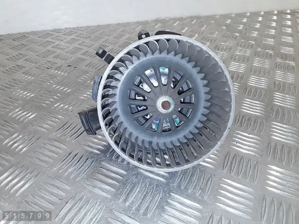 Motor del soplador calefacción Dacia Duster OEM AM-515799 image 2