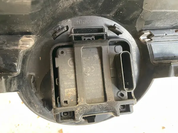 VW Golf VIII ACC Radar Grill 5H0853651N image 3