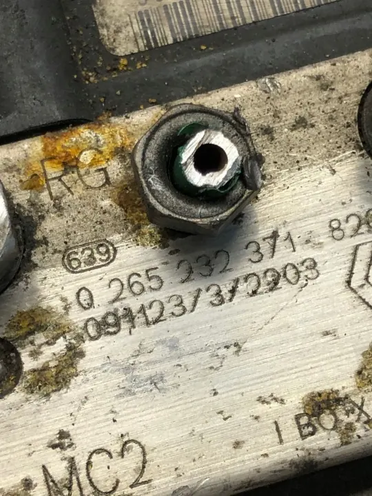 ABS-pumpstyrenhet OEM 0265232371 Begagnad image 5