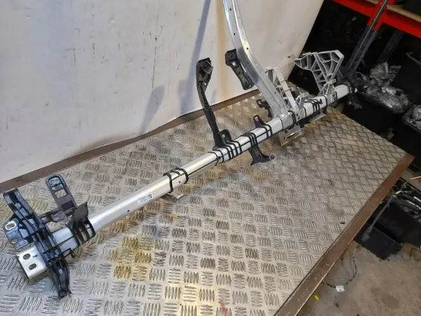 Refuerzo Tablero Mercedes-Benz OEM A1766801455 image 3